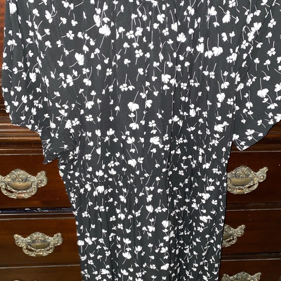 Maternity Waist-Defined Short Sleeve Top - Picture 2 of 2